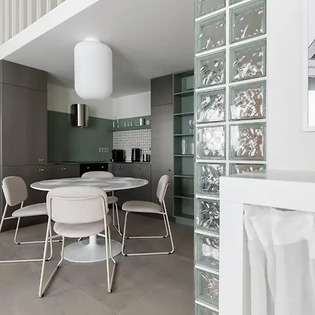 Апартаменти Homewell Deluxe Lofts *