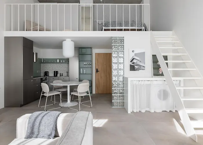 Homewell Deluxe Lofts Апартаменти