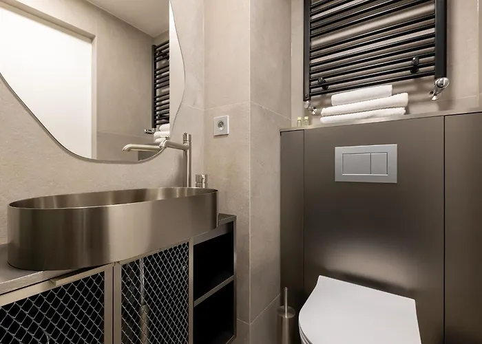 Апартаменти Homewell Deluxe Lofts *