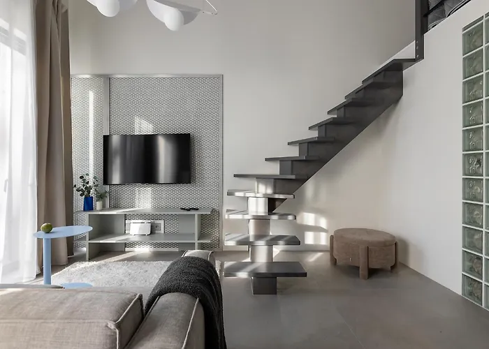 Апартаменти Homewell Deluxe Lofts *