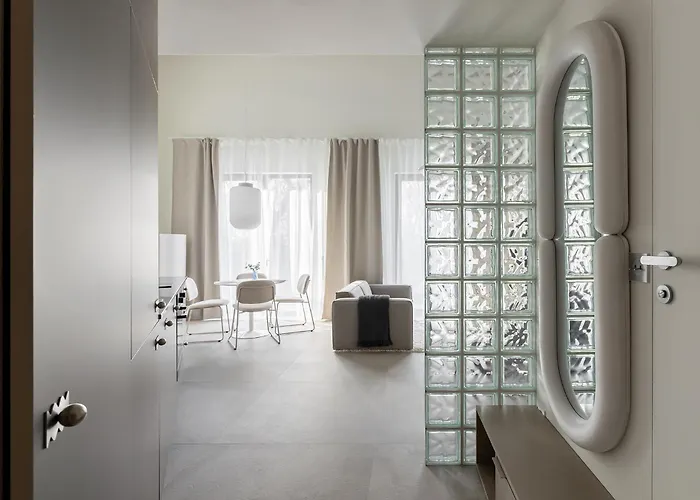 Homewell Deluxe Lofts Апартаменти