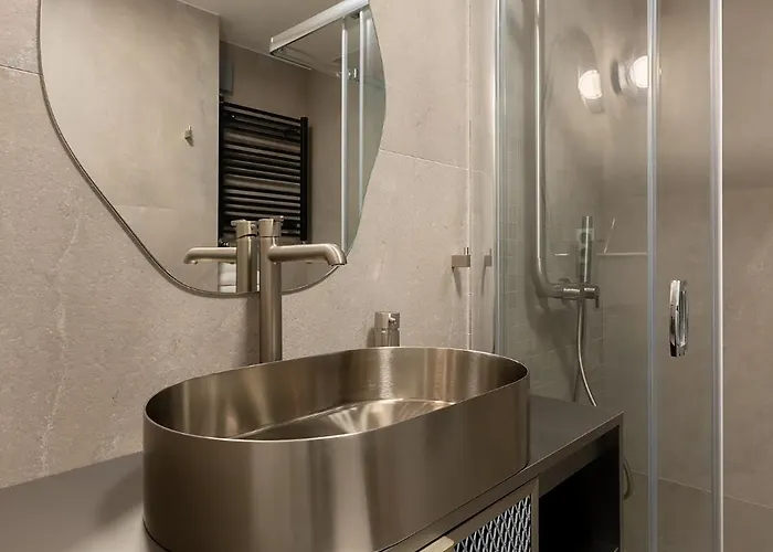 Homewell Deluxe Lofts *